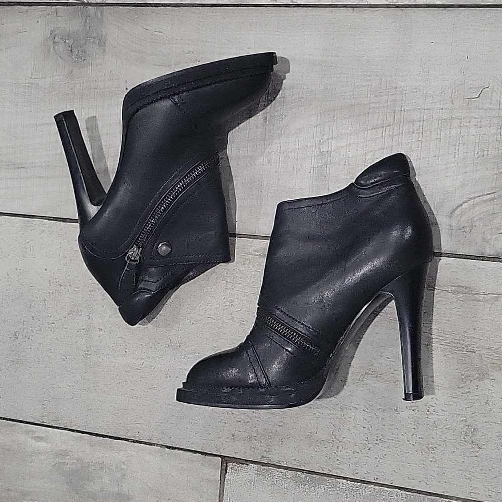 Alexander McQueen leather black heel boot with zipper harley worn size 7